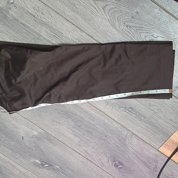 Cache Bittr novel capris - Picture 5 of 11